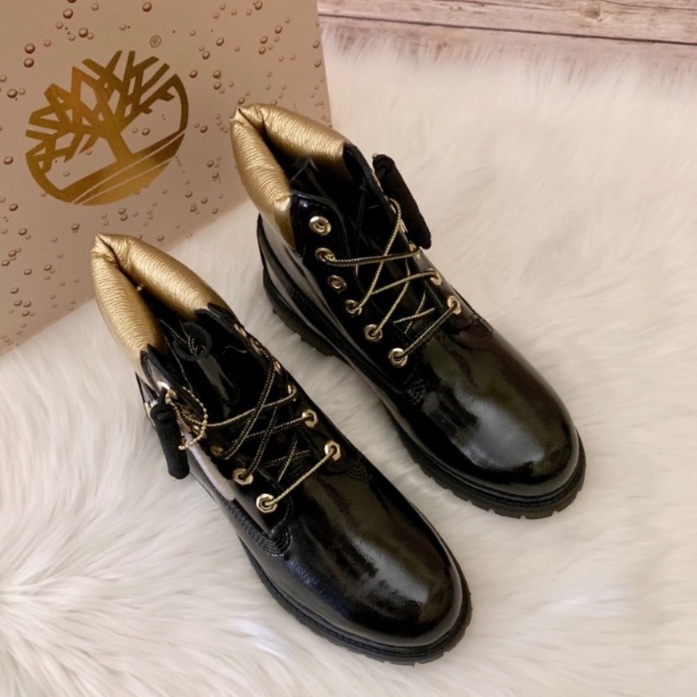Timberland Premium 6” Black Patent Leather Boots - Picture 3 of 8